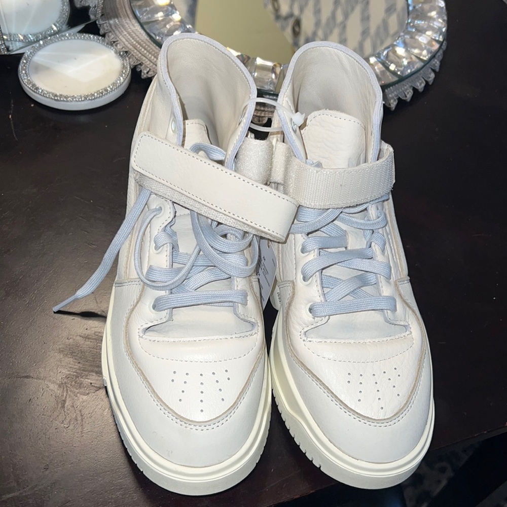 Brand new Adidas 7.5